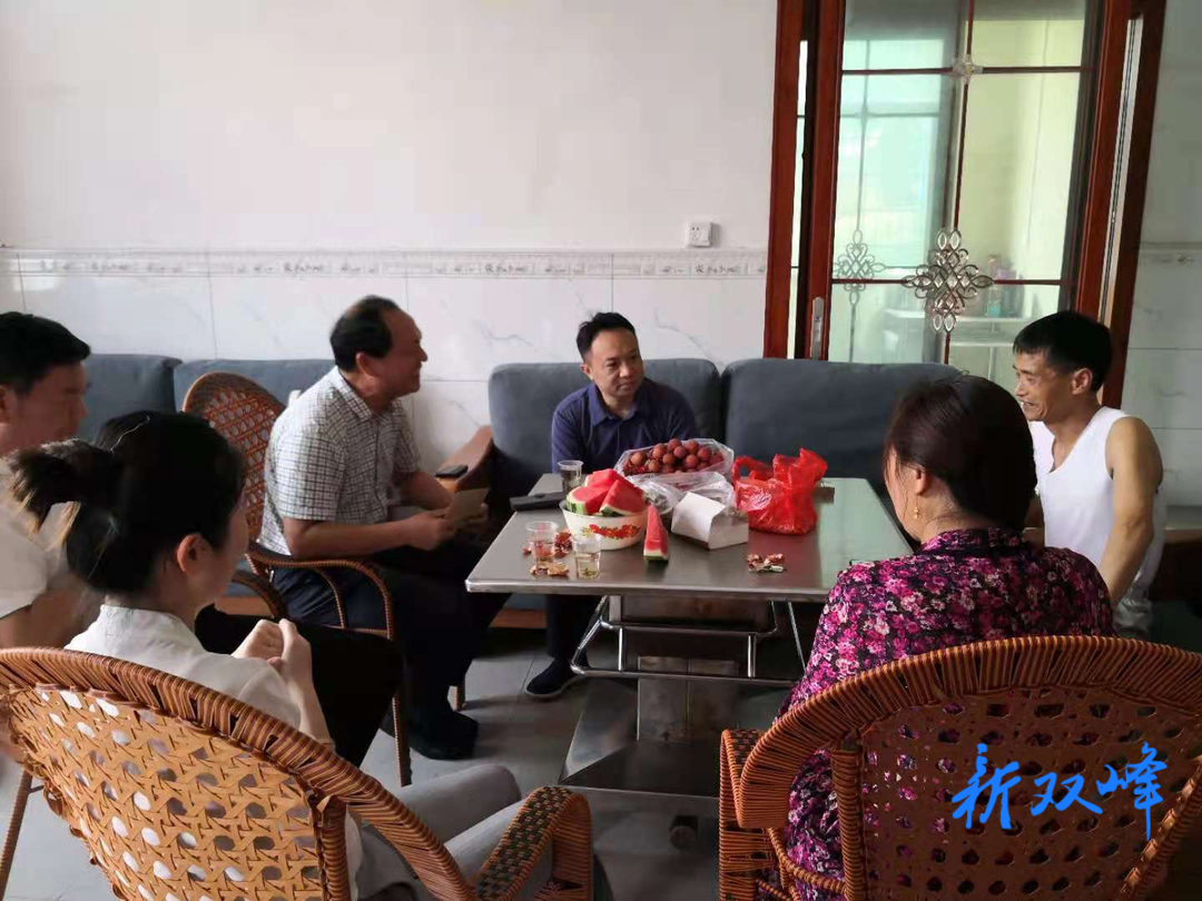 朱常健到洪山殿镇开展 “七一”走访慰问活动