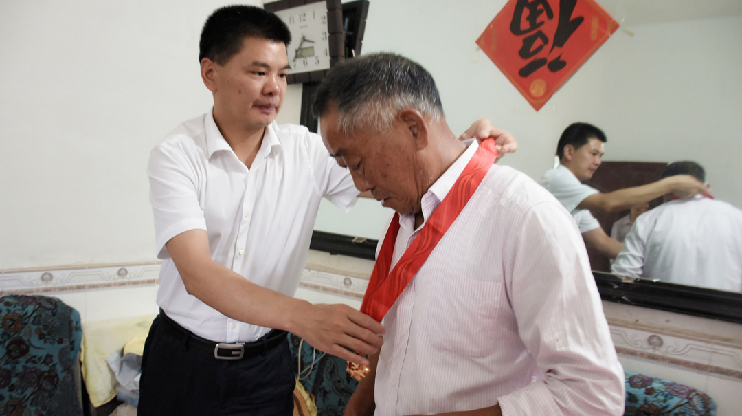 禹敏到永丰街道、走马街镇等地开展“七一”走访慰问