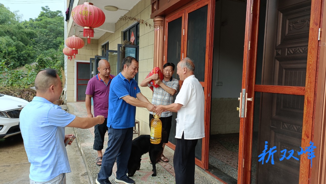 杏子铺：​真情慰问老党员 不忘初心送温暖