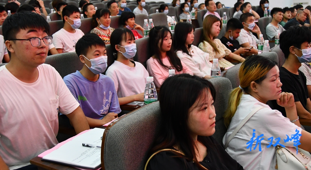 防溺水：县职业中专学校