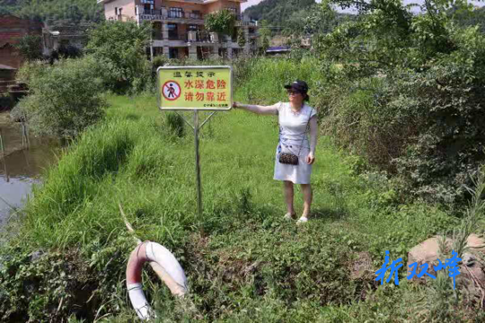 大塘光彩学校好校长：舍小家为大家