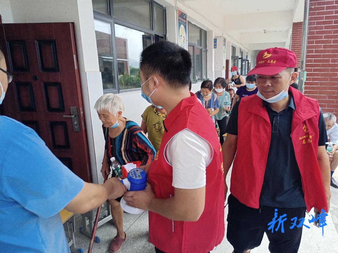 洪山殿镇：打好疫苗接种和疫情防控的“组合拳”