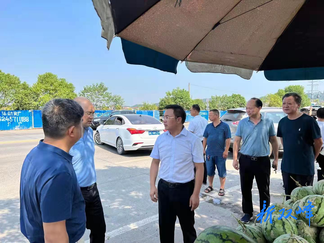李基联以“四不两直”方式督查城区拆违控违、渣土管理、市容市貌和环境卫生综合整治工作