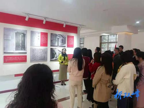 县人民法院青年党史读书班参观双峰县工运陈列室