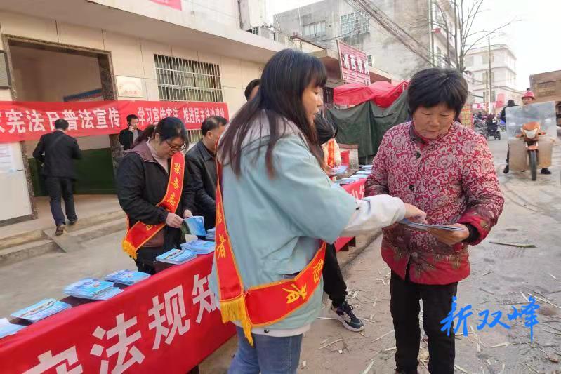 花门镇:普法宣传户户知晓
