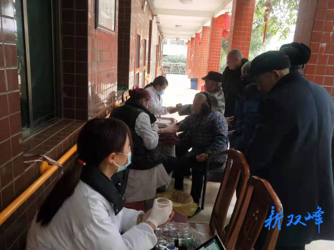 洪山殿镇：情系敬老院 体检暖人心