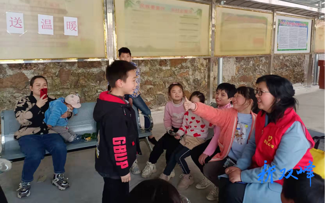 关爱留守（困境）儿童活动系列报道之一：  寒冬送暖——锁石关爱留守（困境）儿童侧记
