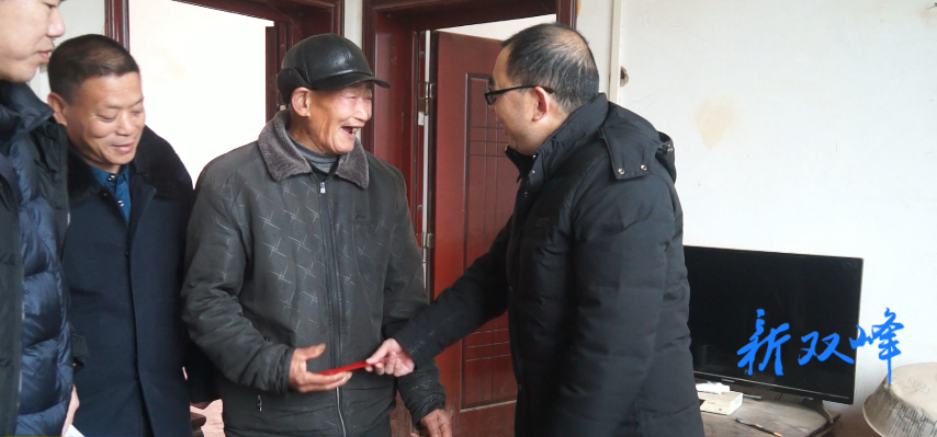 送温暖：县计生协在走马街镇