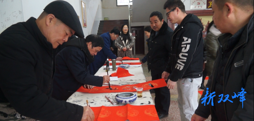 走马街镇开展送春联活动