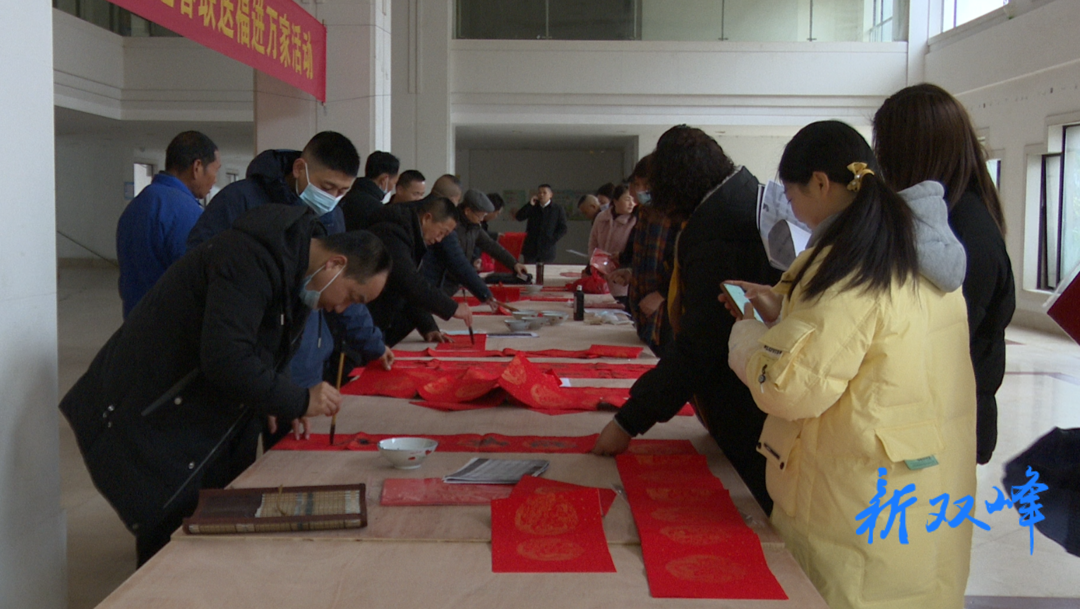 县文联开展送春联送福进万家活动