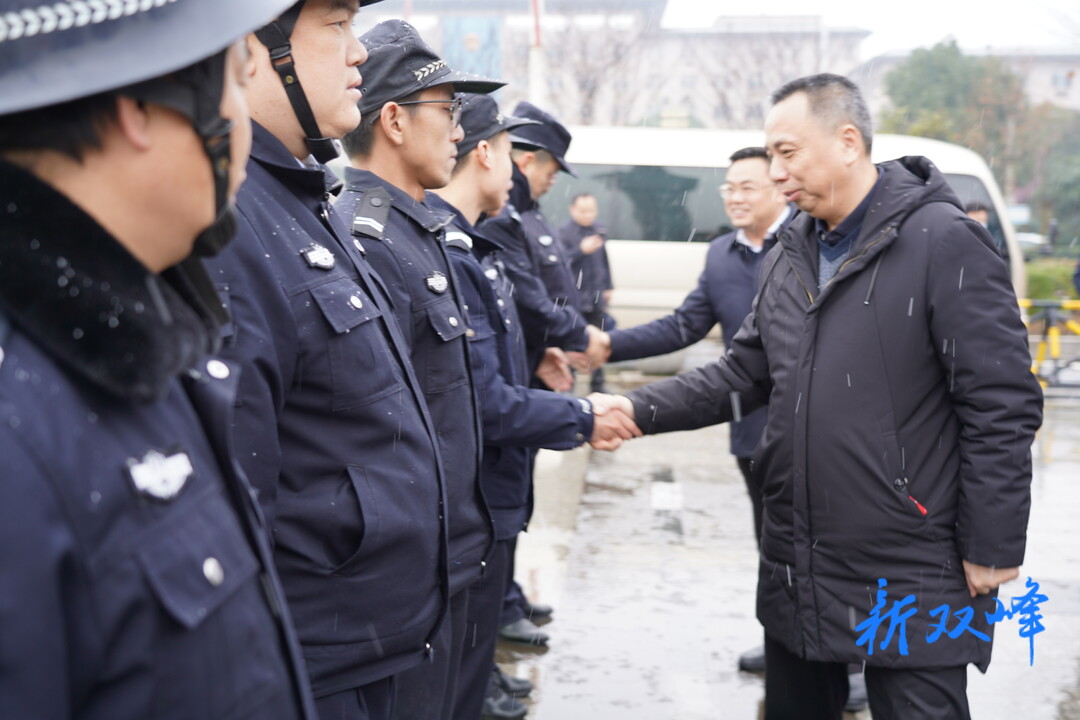 县四大家领导开展节前集中慰问暨安全生产和疫情防控督查