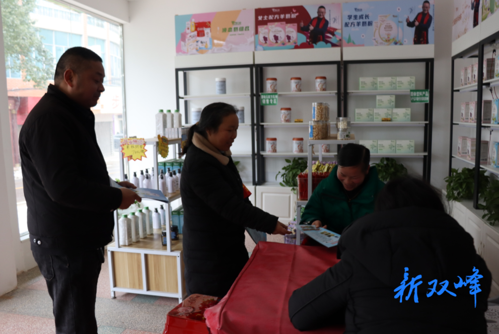 走马街镇网格员积极开展禁毒宣传活动