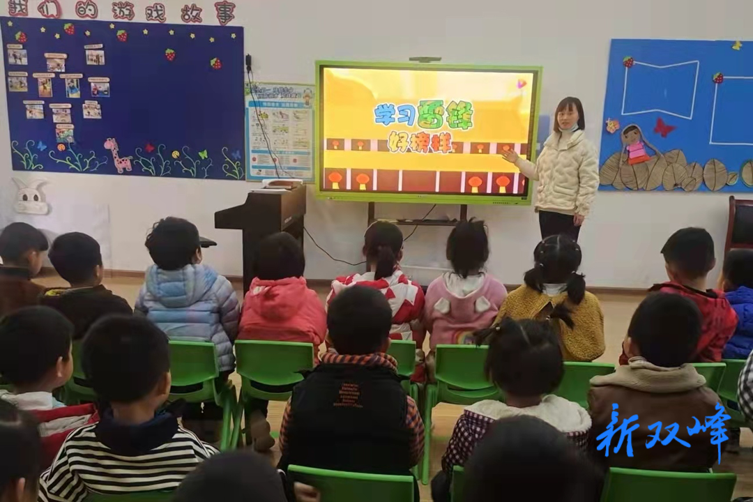 县机关幼儿园：学习雷锋好榜样