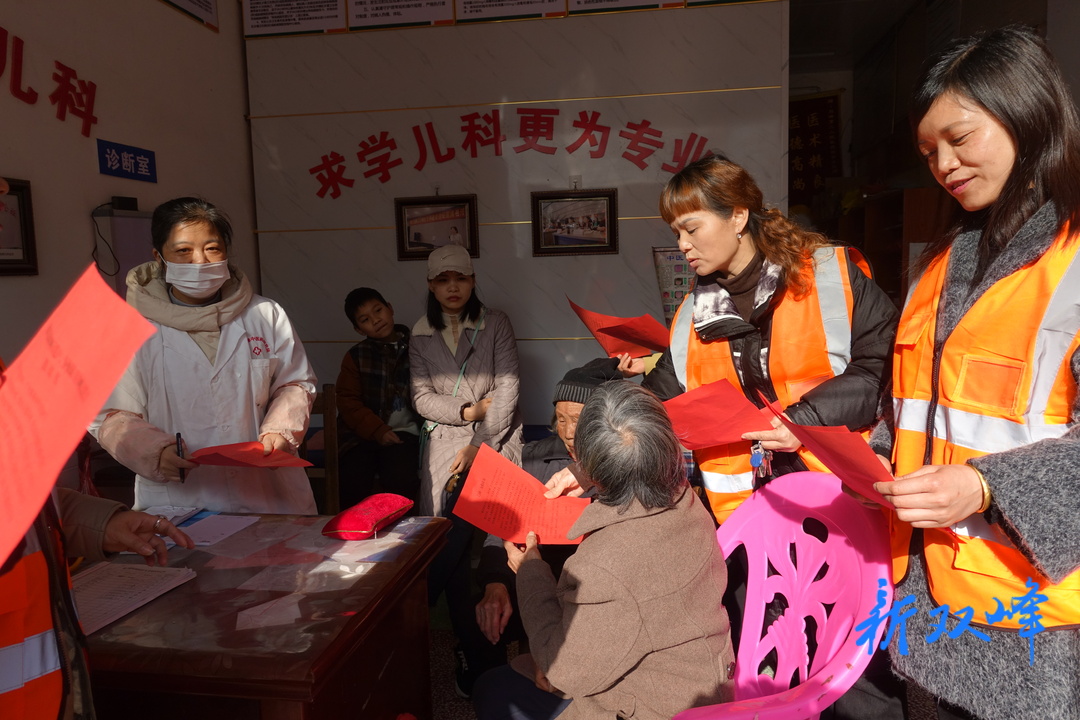 花门镇：庆“三八”添光彩 绿色家园的“护花使者”