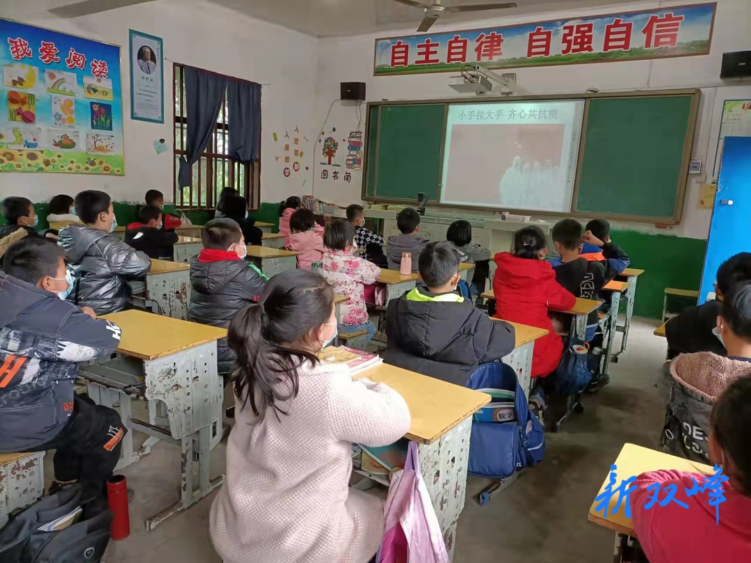 走马街镇金蚌中学：开展“小手拉大手，抗疫同心行”主题教育活动