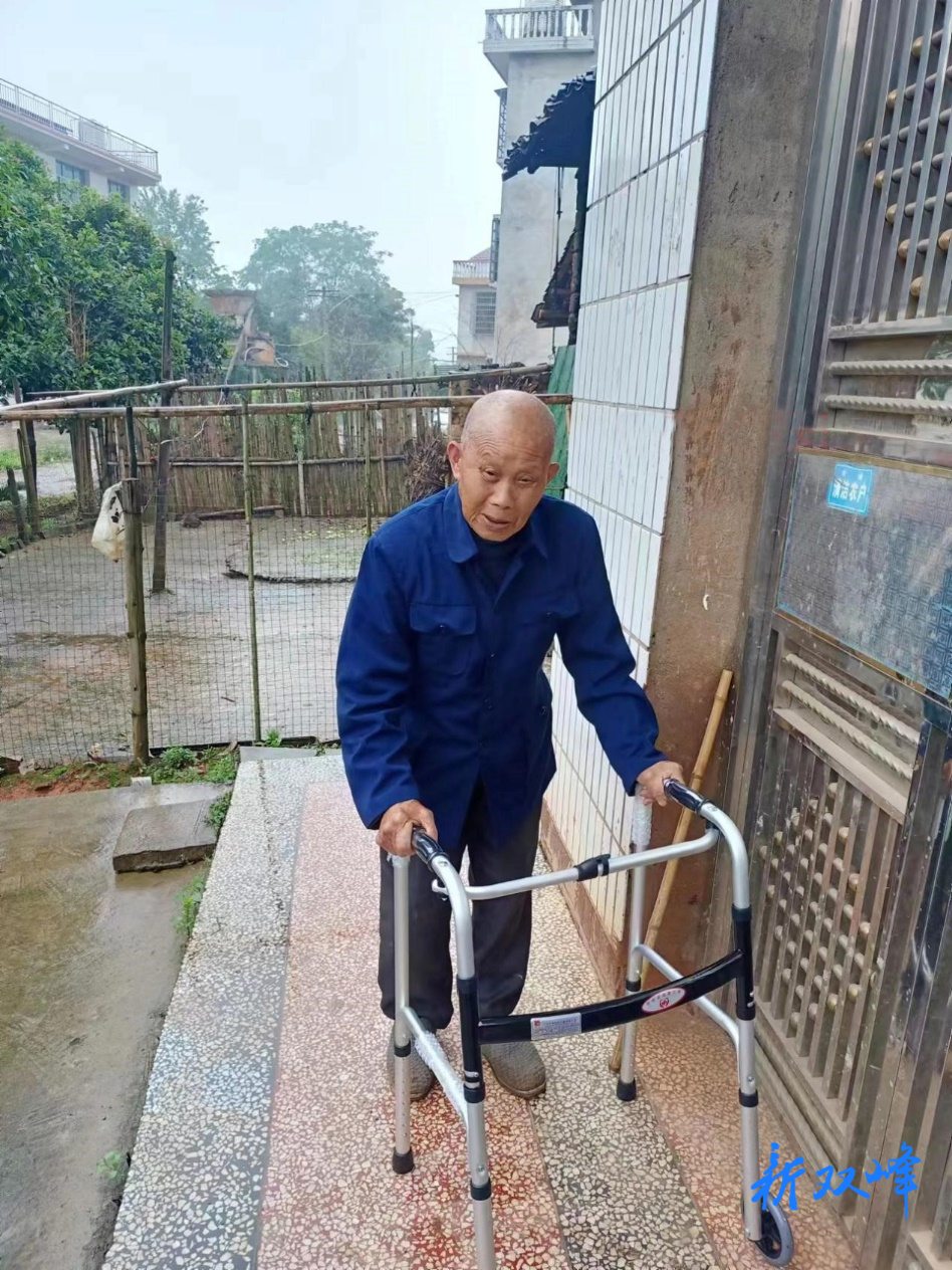 “福康工程”进双峰  辅具助残暖人心