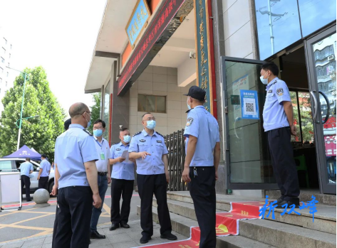 【护航高考】伍大勇检查高考安全保卫工作