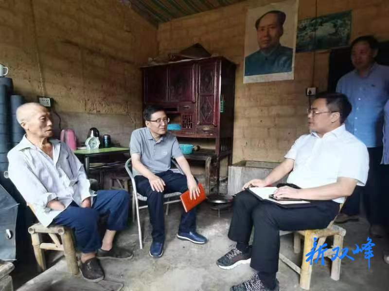 李基联到三塘铺镇调研巩固拓展脱贫攻坚成果同乡村振兴有效衔接工作并开展“七一”走访慰问