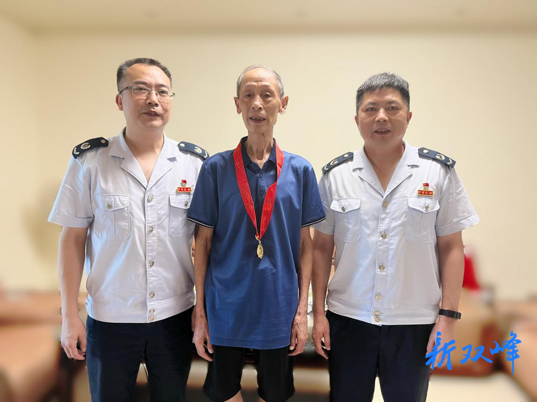 县税务局七一慰问送真情 组织关怀暖人心