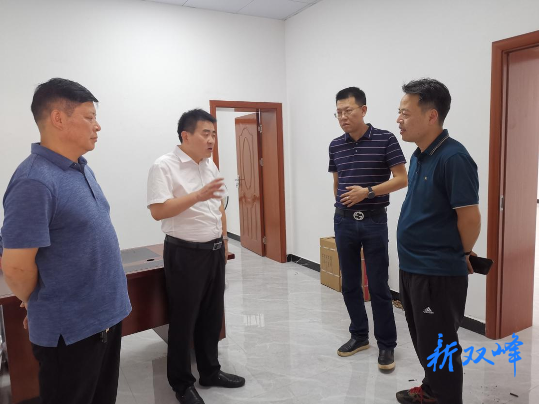 王德文到永丰街道走访调研委员工作室建设情况