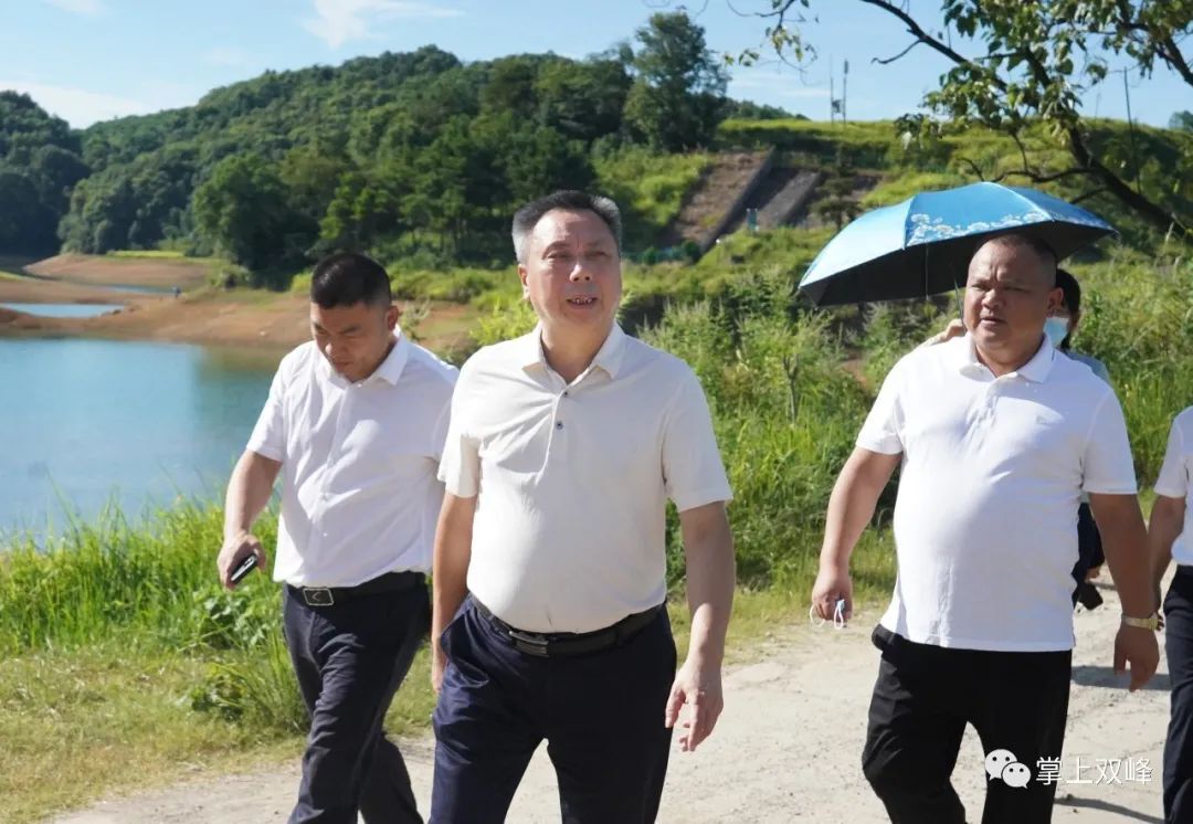 彭石清到走马街、印塘、永丰等地检查高温安全防范工作