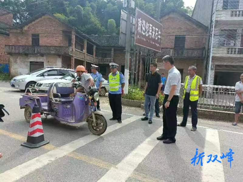 石牛乡：整治交通顽瘴痼疾，政协委员在行动