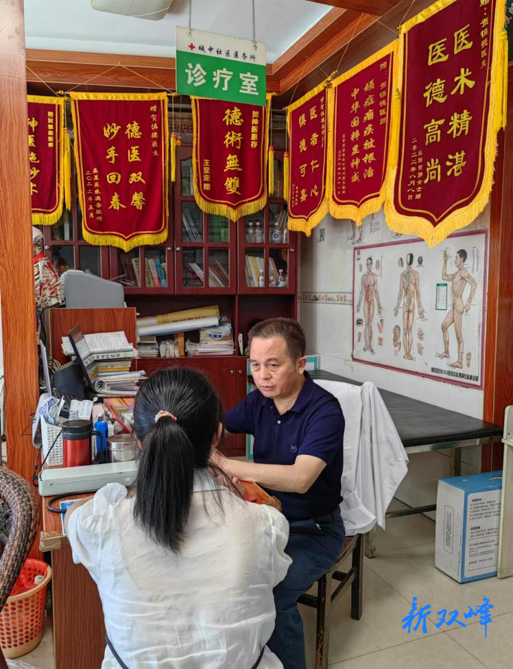 政协委员贺慎德：锦旗背后的暖心故事