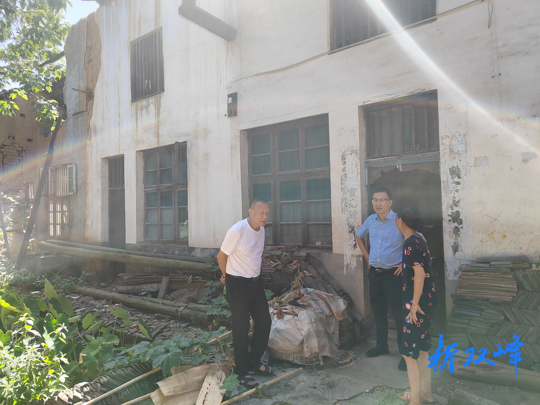 三塘铺镇开展耕地保护、控制违法用地、空心房整治问题专项行动