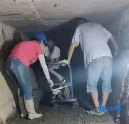 石牛乡：挑灯清淤保粮丰