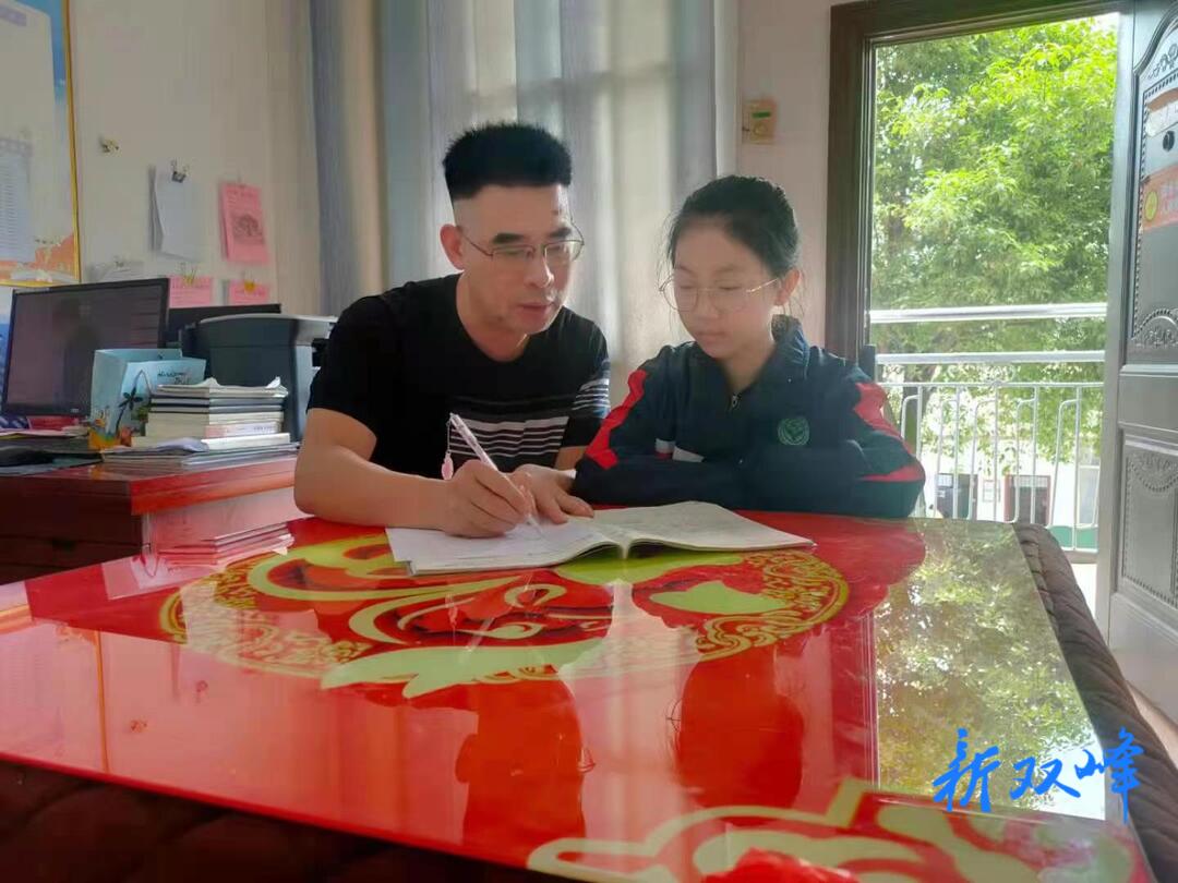 肖磊：忠诚履职 一路传灯