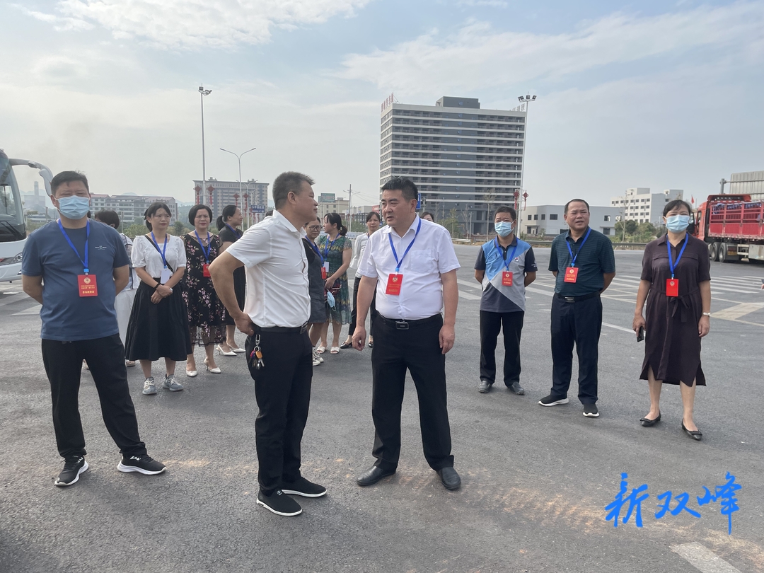 縣政協開展“加快縣城交通設施建設、助推文明城市創建”主題讀書活動