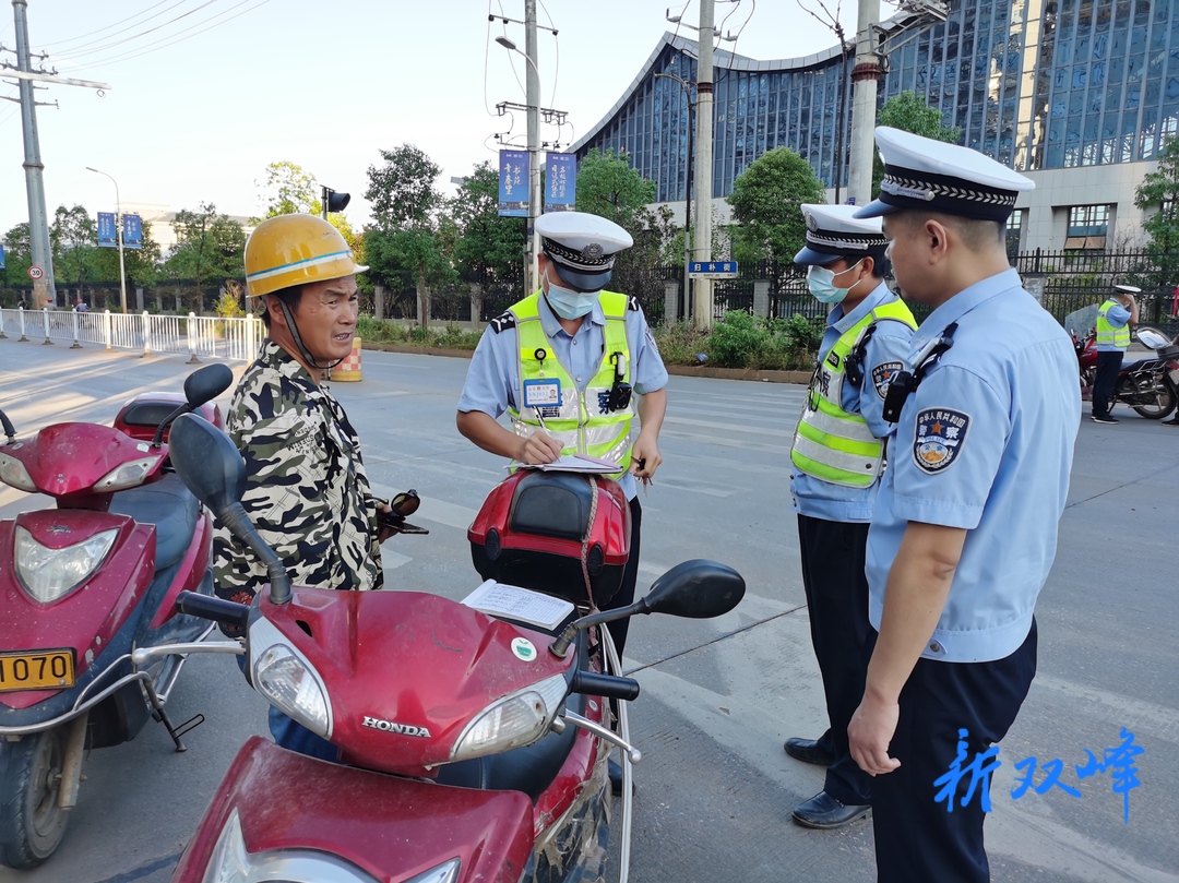 杏子鋪鎮：聯合執法 筑牢鄉村道路交通安全防線