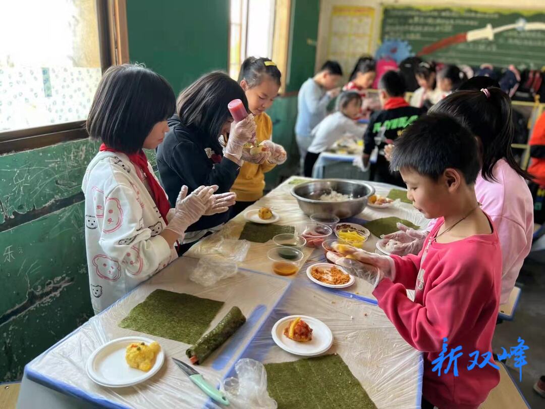 杏子铺镇香铺学校：把厨房搬进课堂 让美食更美味