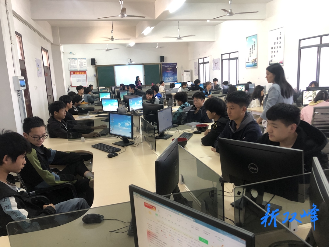县人社局举办2022年创业培训班