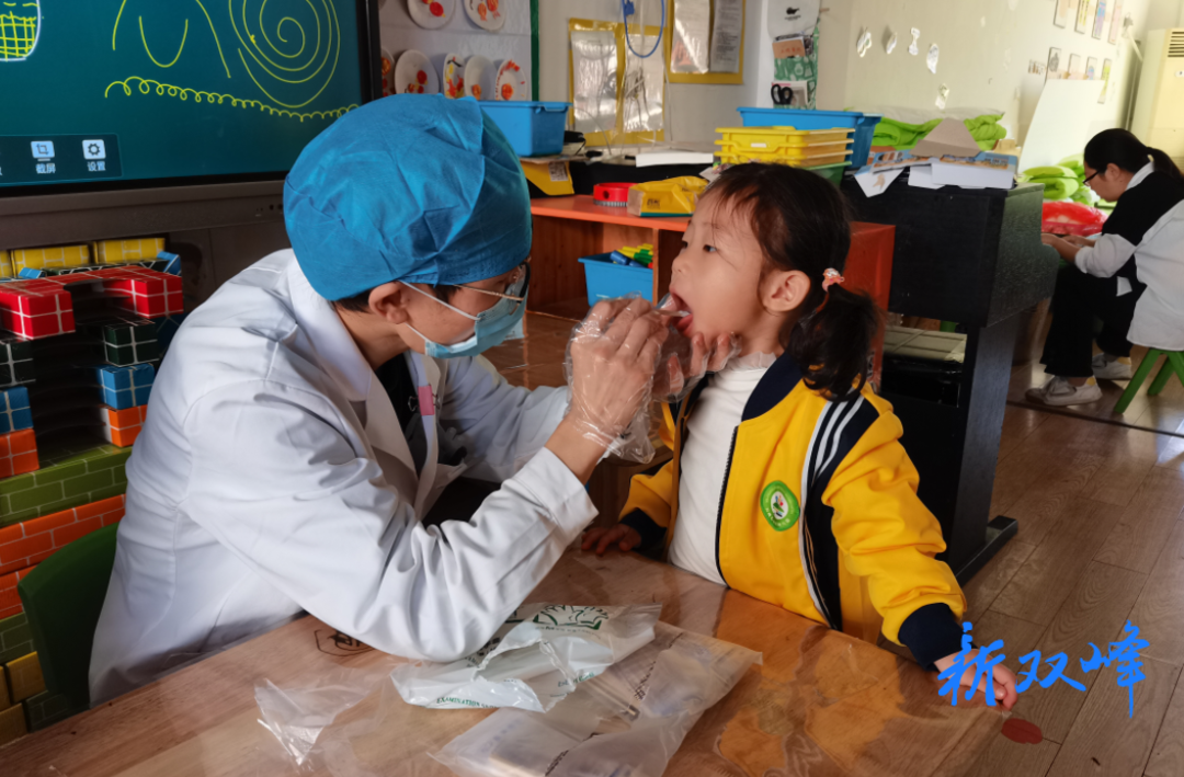 县机关幼儿园开展“呵护牙齿、有'氟'同享”涂氟活动