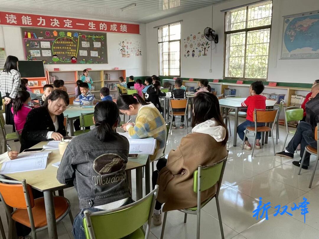 石桥学校：书香致远 共享阅读之花