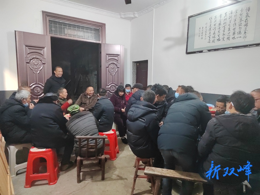 荷叶镇：屋场上心连心 服务群众面对面