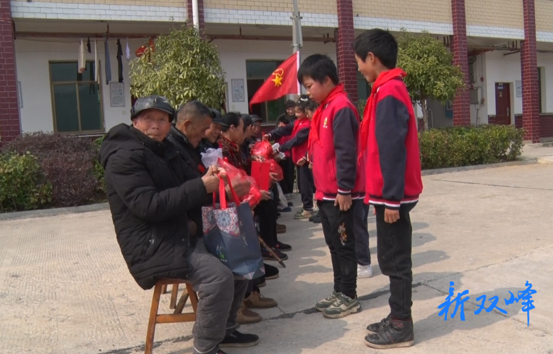 杏子鋪鎮木加學校開展“學雷鋒 見行動”主題教育實踐活動