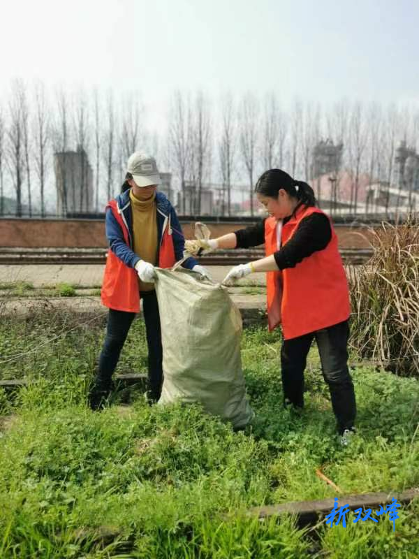 三塘铺镇认真推进农村人居环境整治行动
