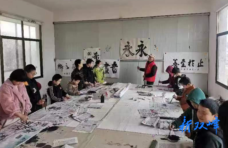 走马街镇开展书法兴趣小组活动
