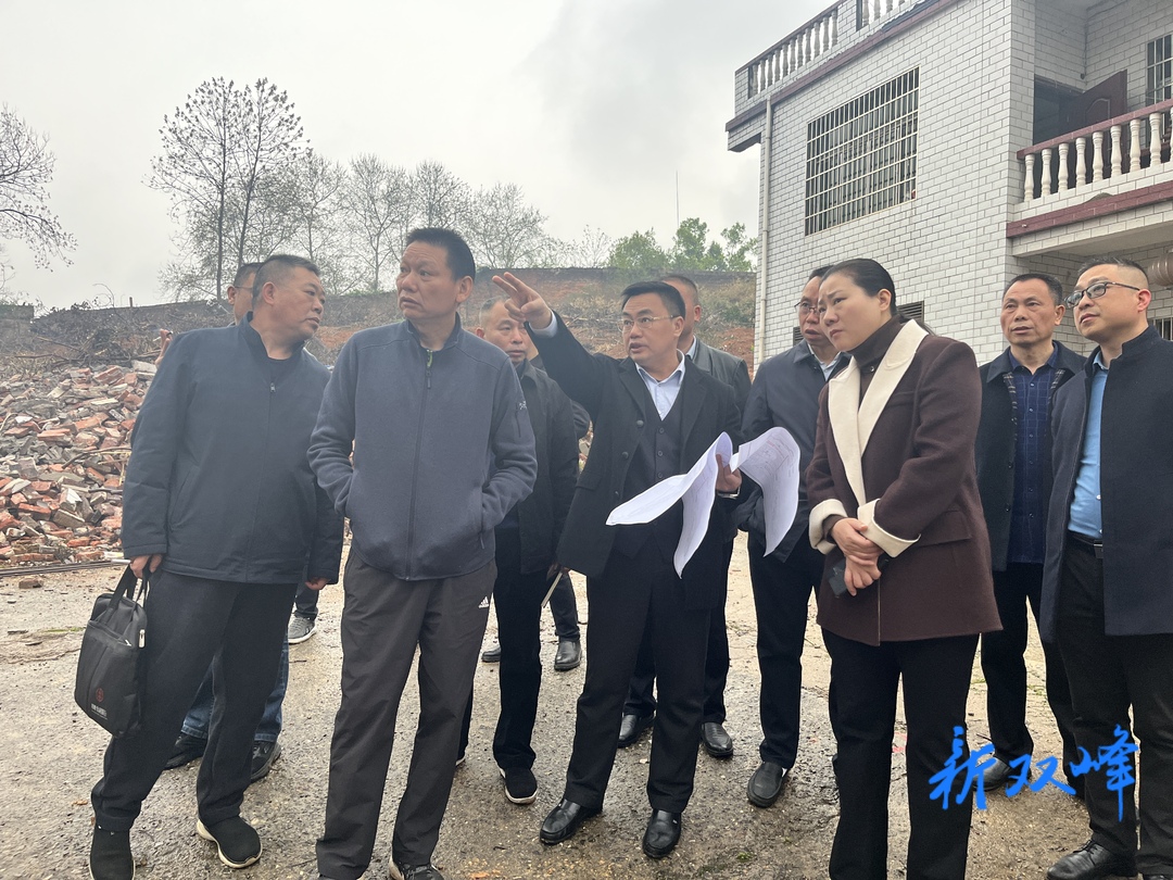 李基联现场调度重点项目征地拆迁工作