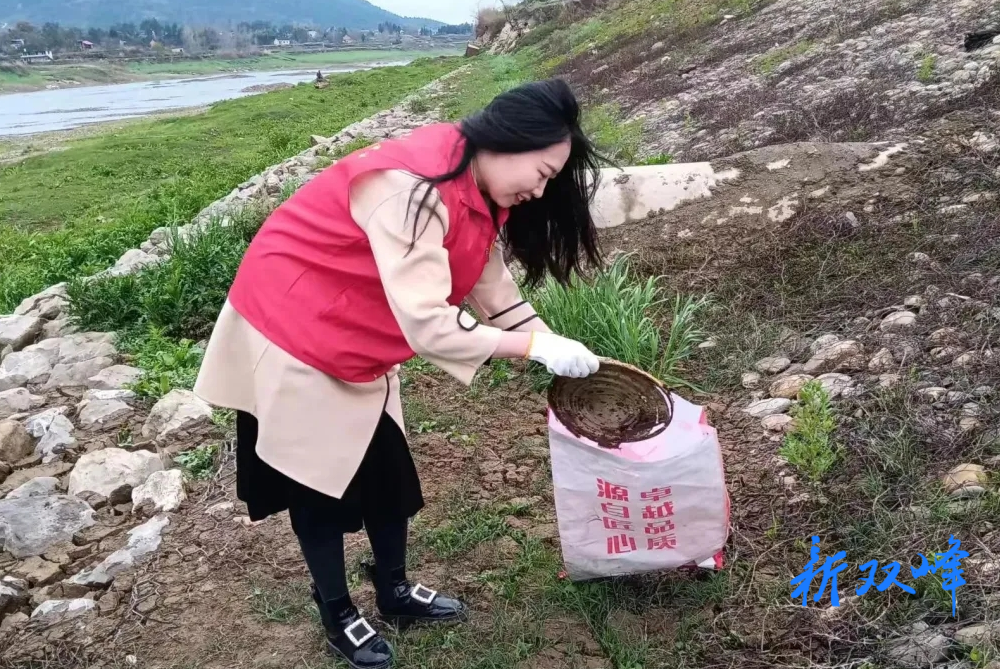 杏子铺镇开展“净滩”行动