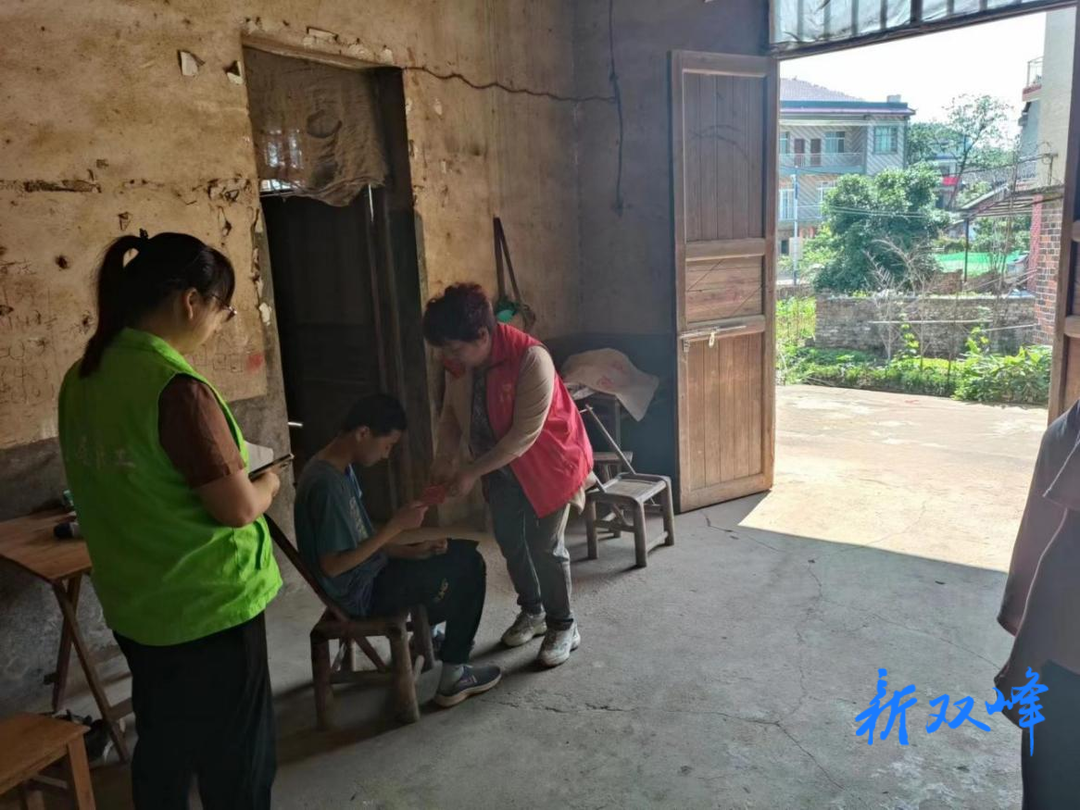 永丰街道：走访慰问辖区困境儿童家庭