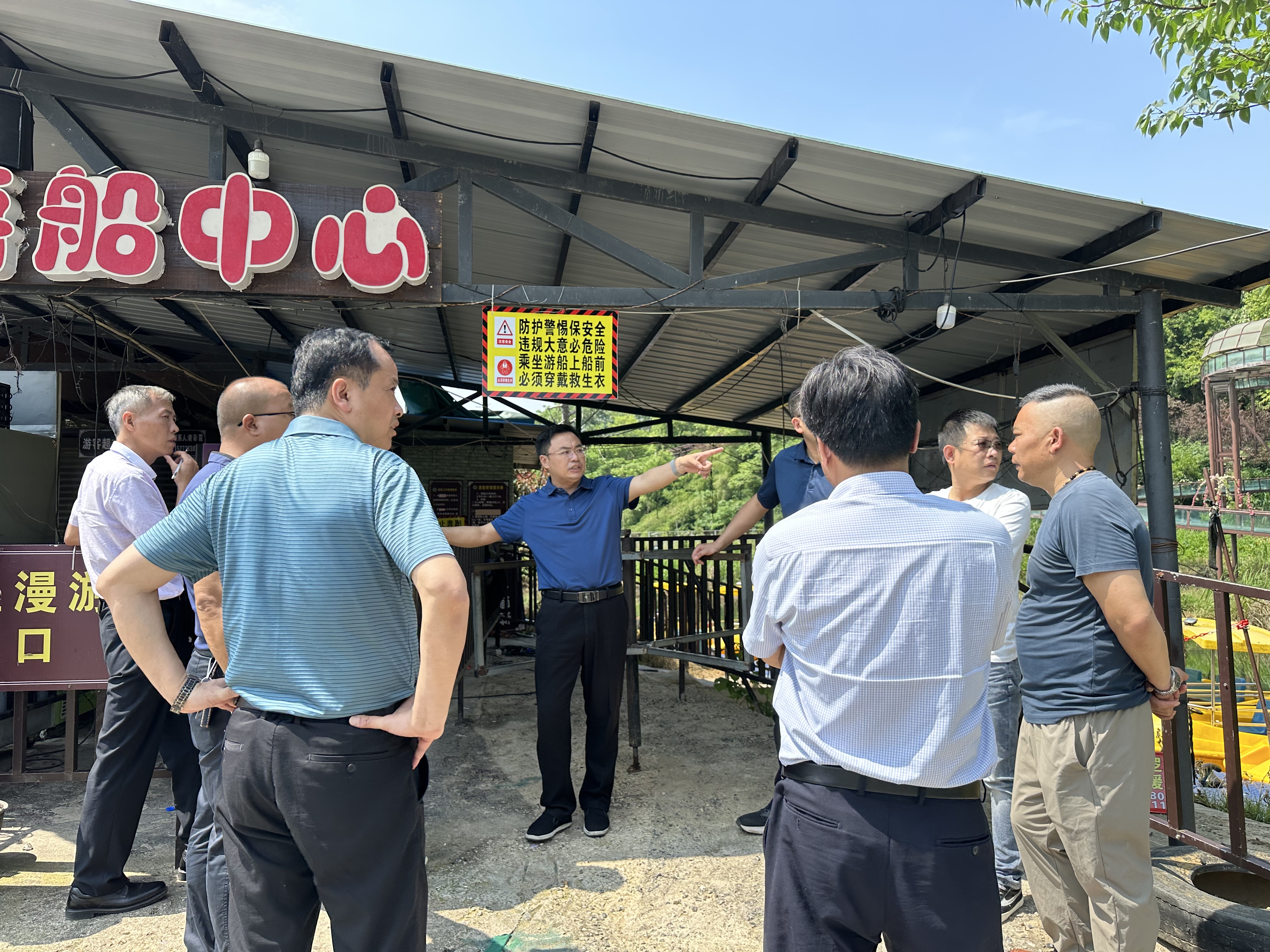 李基联到青树坪镇检查安全生产工作