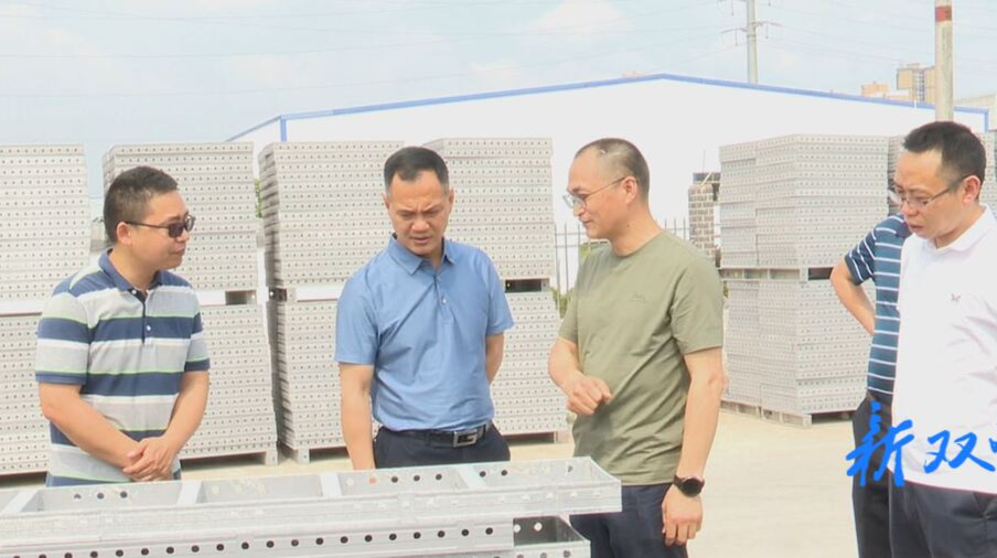 县领导到高新区调研项目建设情况