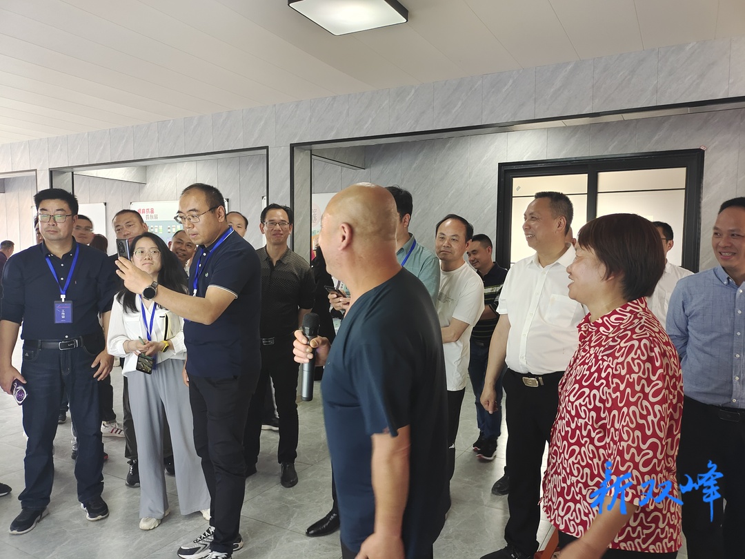 全國省級法治（制）報大型融媒體采訪團走進雙峰