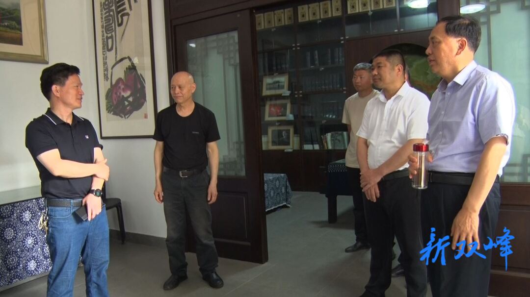 杏子铺镇未明书屋移交后建设管理现场办公会召开