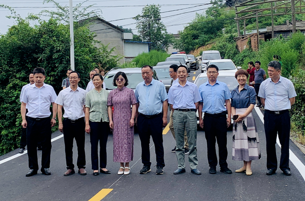 石牛乡举行“四好农村路--常双公路”通车仪式