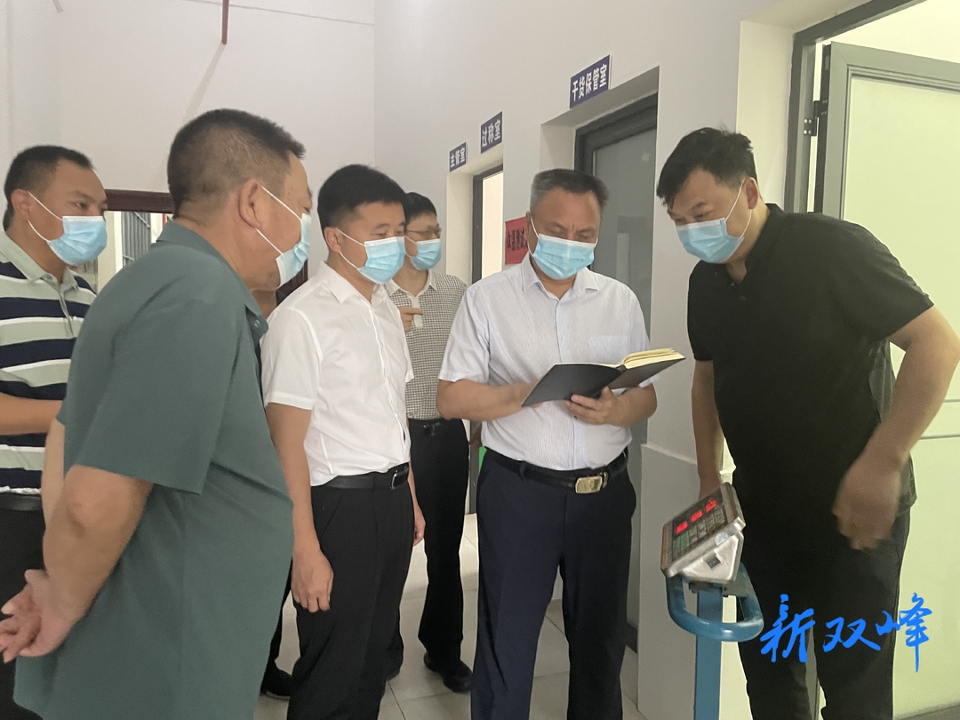 彭石清到县职业中专督导食品安全“两个责任”落实情况