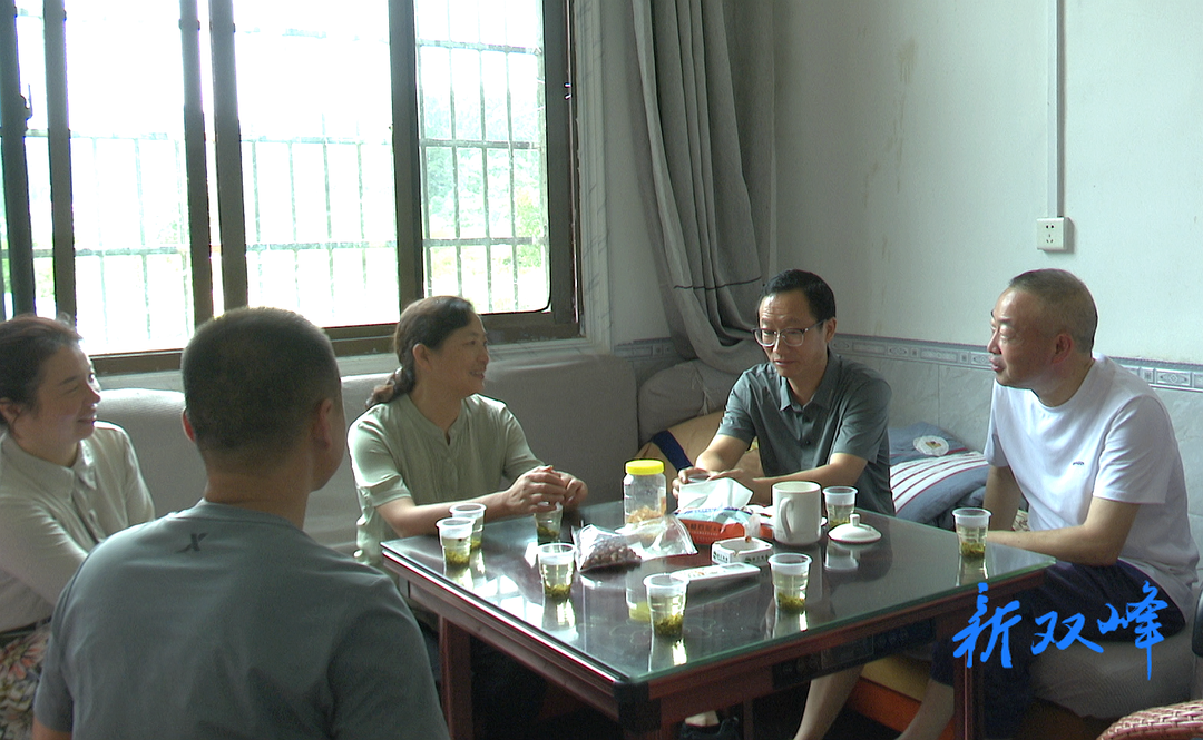 县领导到石牛乡走访慰问困难党员